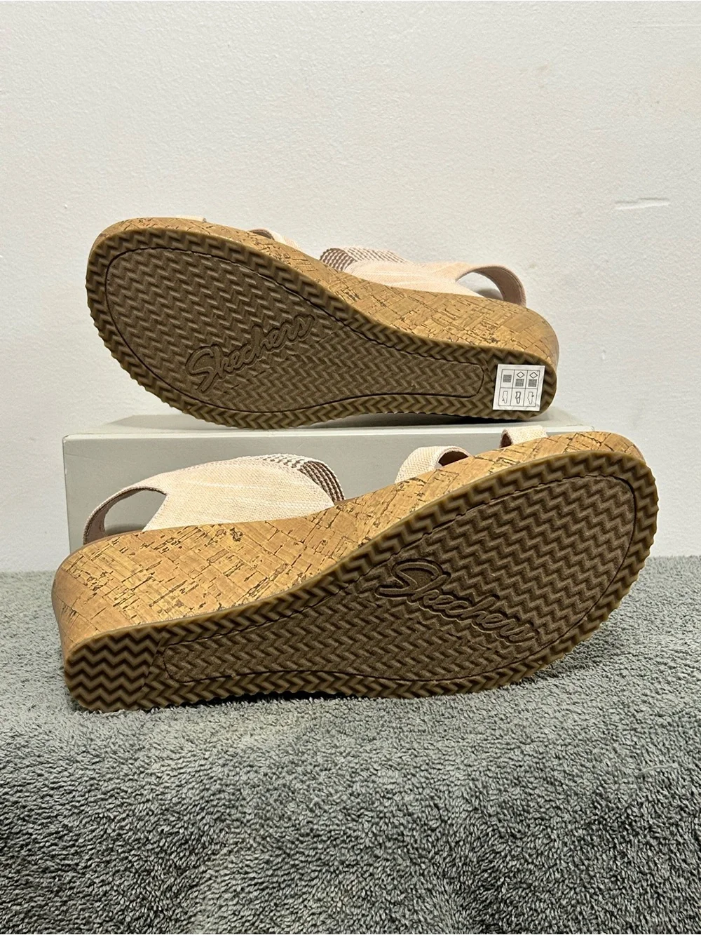 Sketchers Beverlee High Tea Cali Luxe Foam Wedges Womens Size 11 Pink
